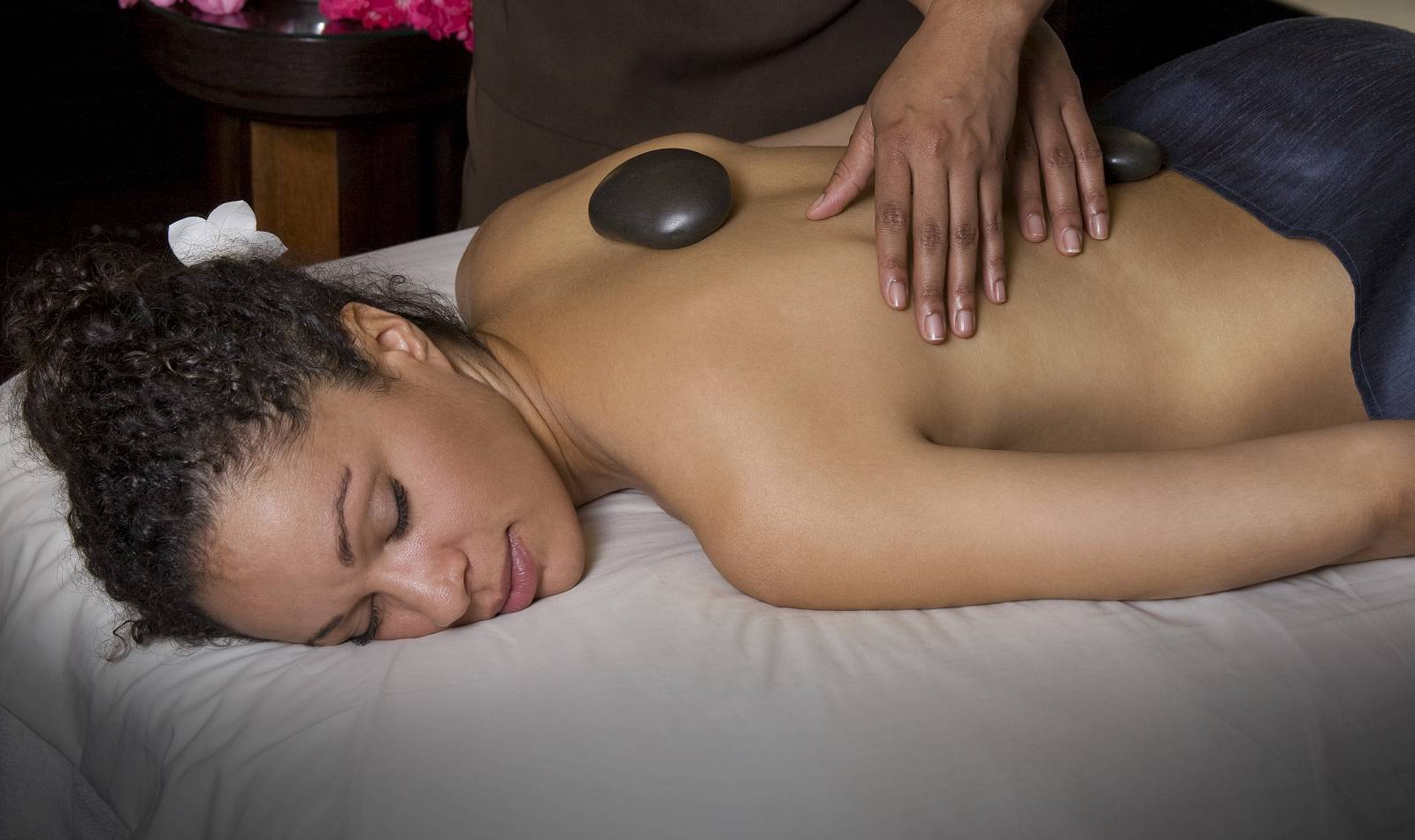 atlantis mandara spa woman on massage table 1