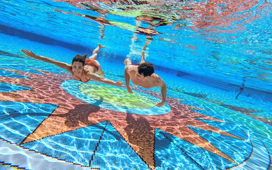 atlantis couple royal baths pool underwater swimming