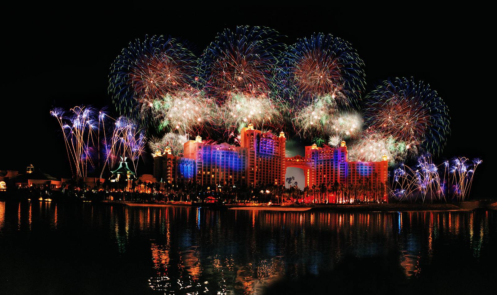 atlantis new years eve fireworks